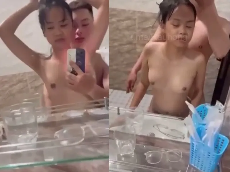 Thon gọn em cùng người yêu xoạc trước gương quay kỉ niệm